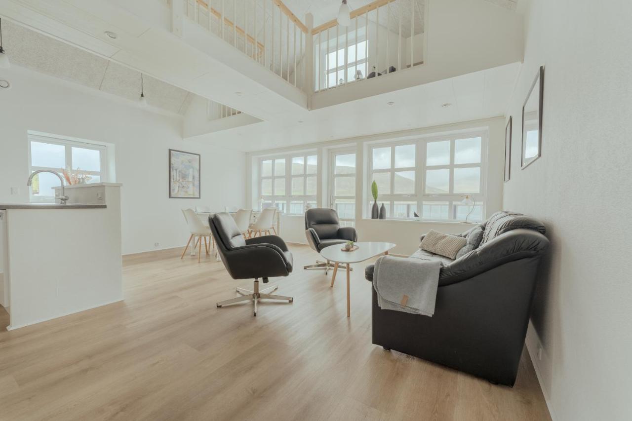 Dahlastova / Stunning Boathouse / Bay View / 3Br Hvalvik エクステリア 写真